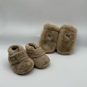 UGG Bixbee Mittens And Boots Set Baby Size 0.5